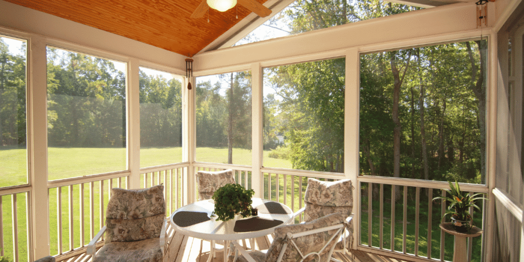 Screened-in Patio Lyndon KY - screened in patio with a table and chairs